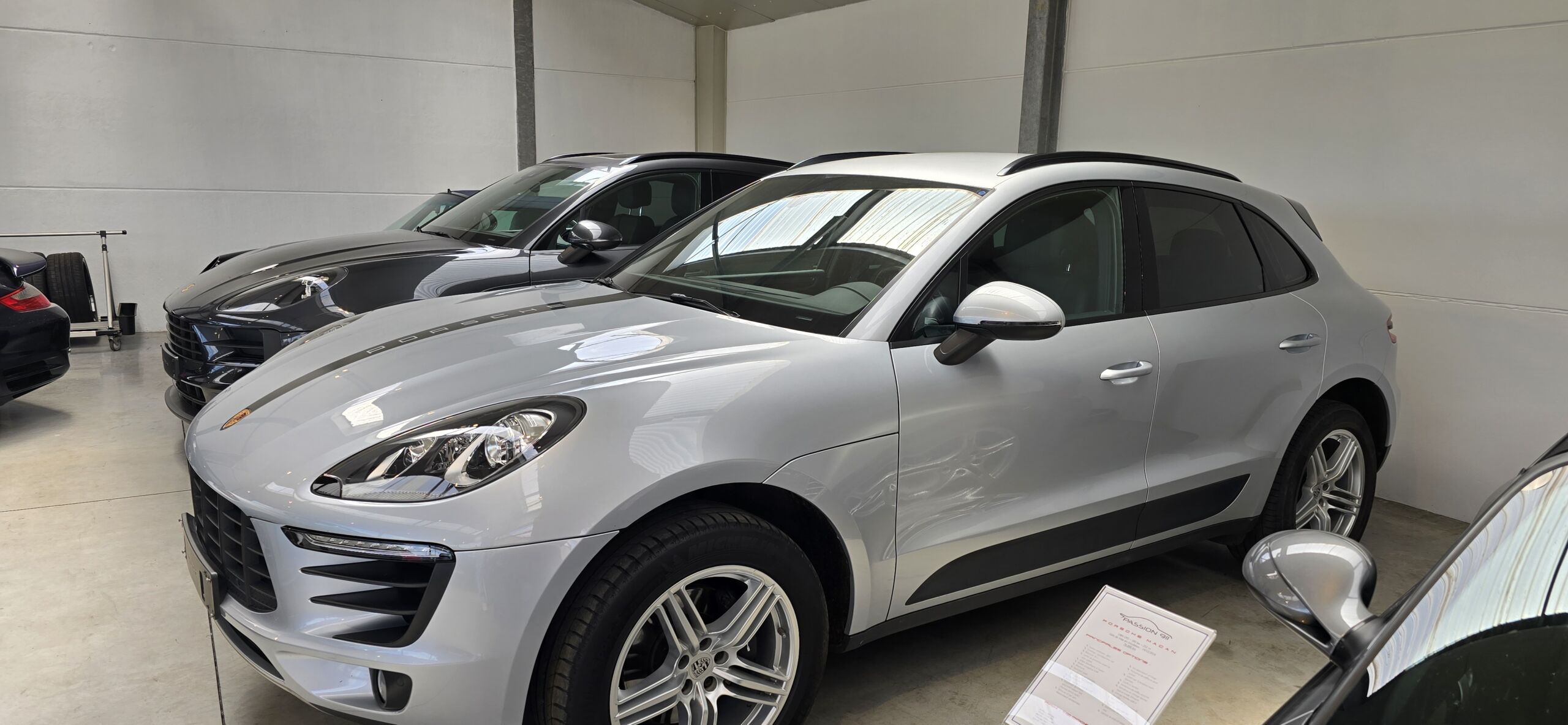 Macan 2L gris