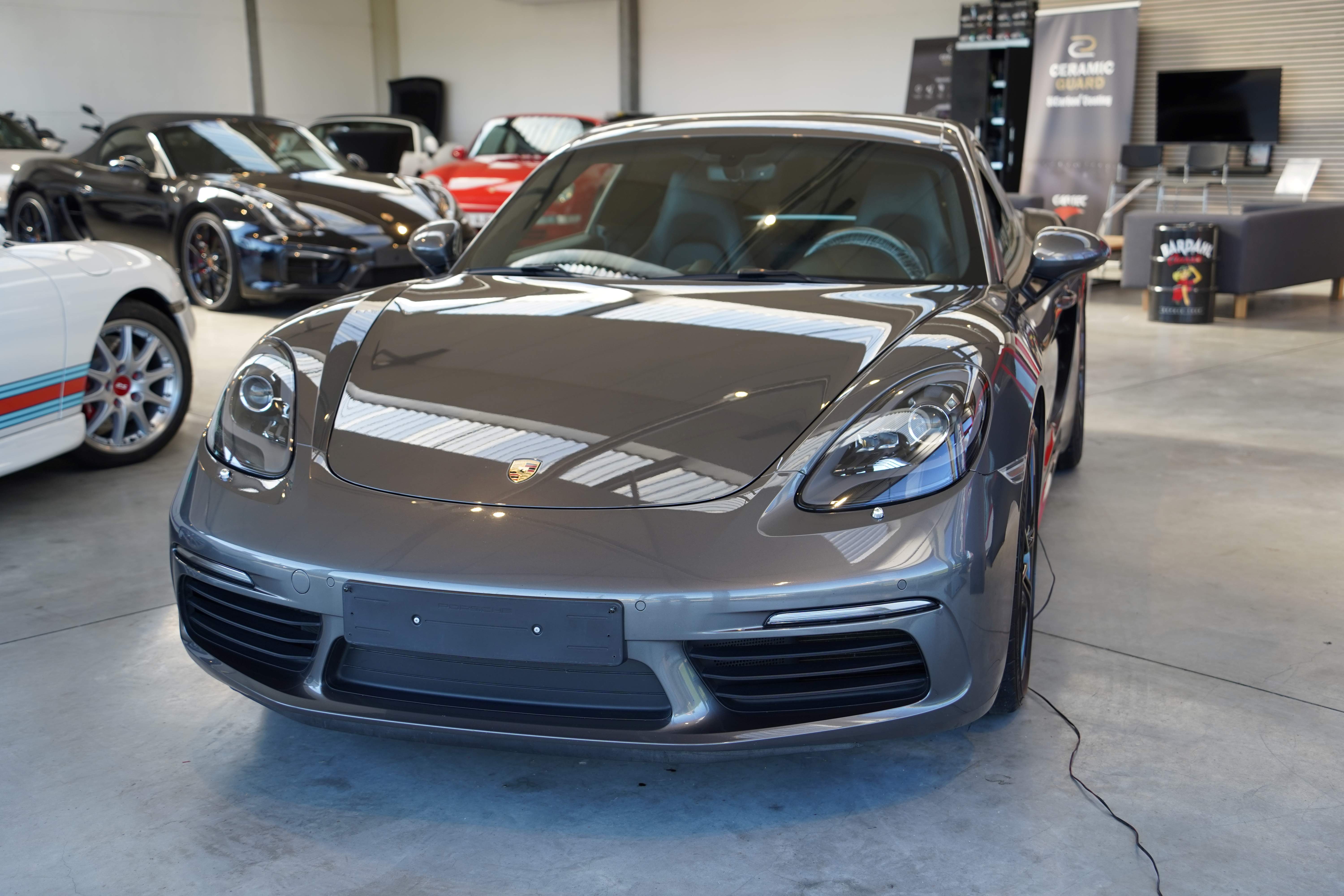 718 Cayman